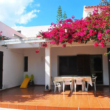 Moradia Com Piscina Em بيت للعطل *